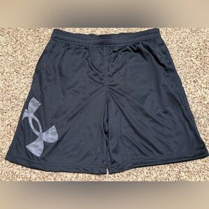 Under Armour Athletic Shorts with Gray Logo Boy’s Size XL NWOT